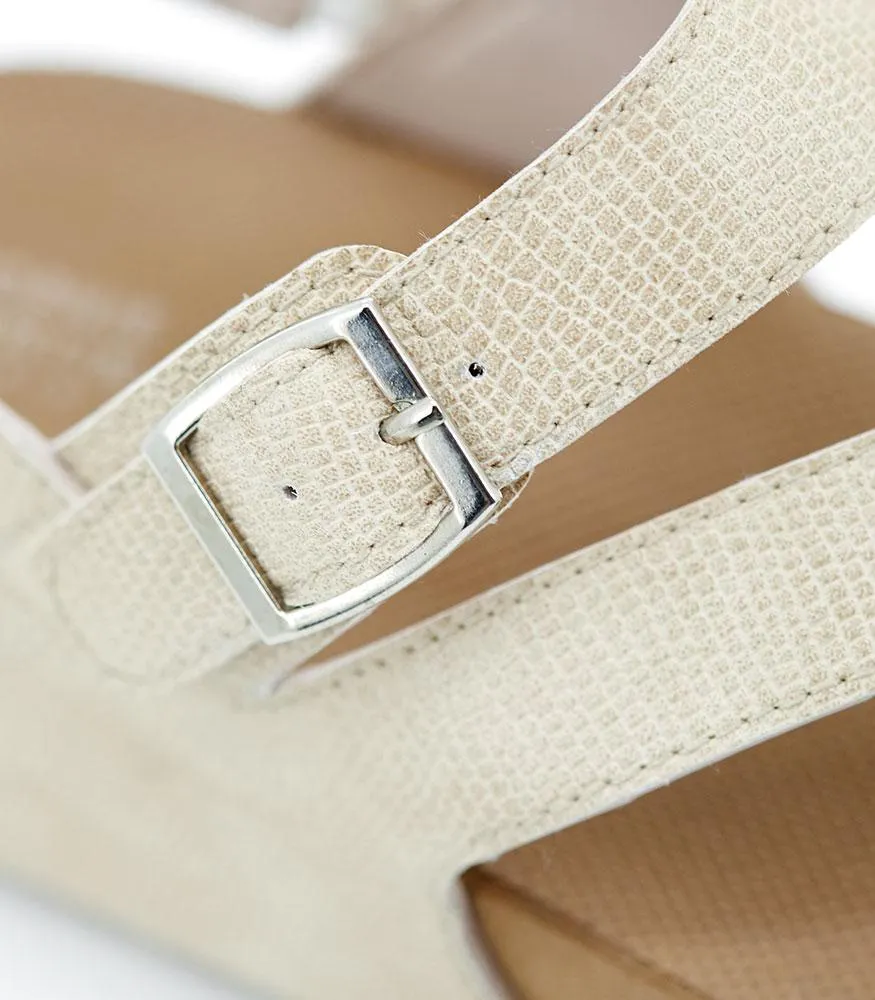LARISSA EVA SANDAL FOOTWEAR