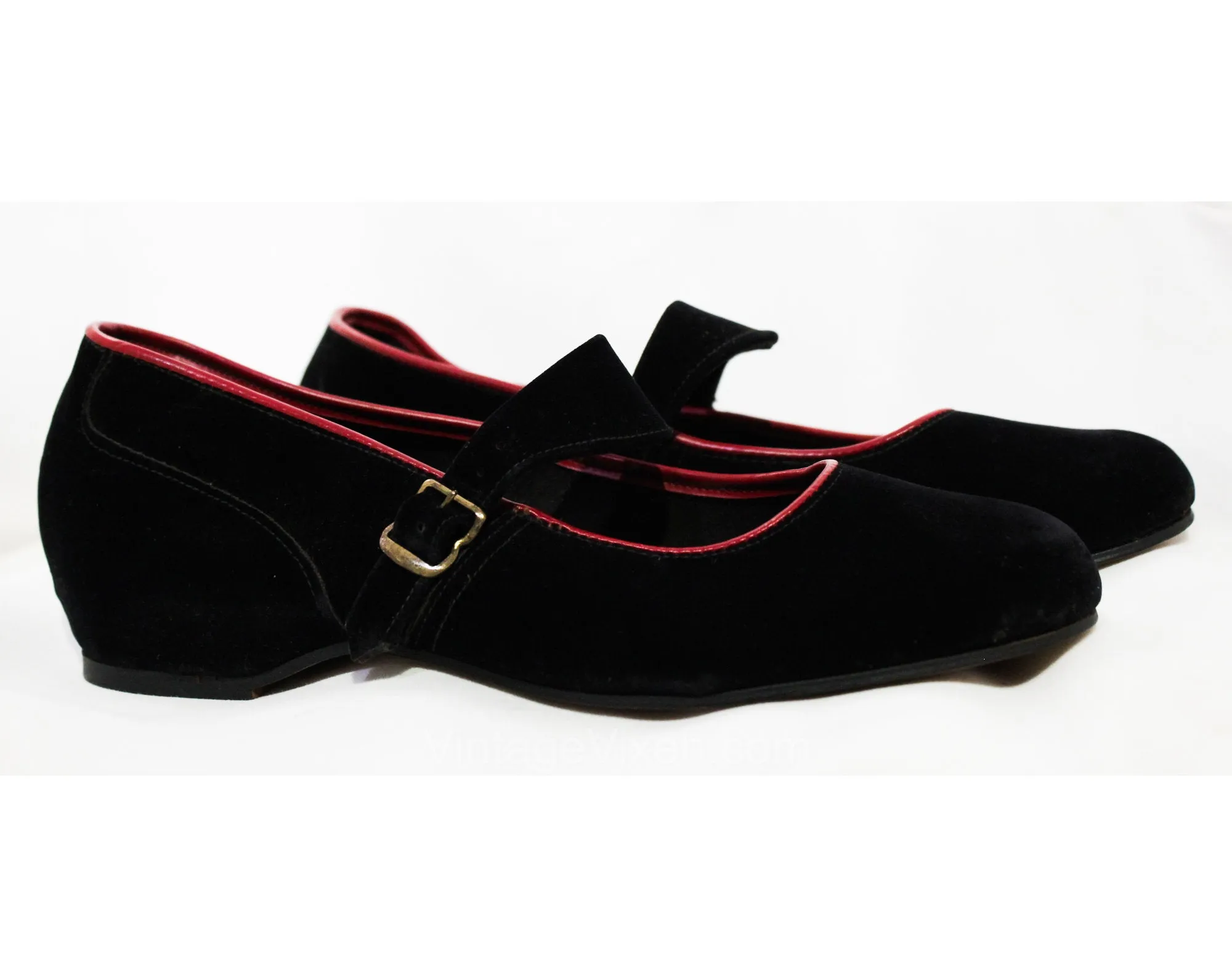 Size 4.5 1940s Black Mary Jane Shoes - Velvety with Red Piping & Buckle Strap - Bobby Soxer Swing Girl Low Heel - 40s 50s Deadstock - 4 1/2
