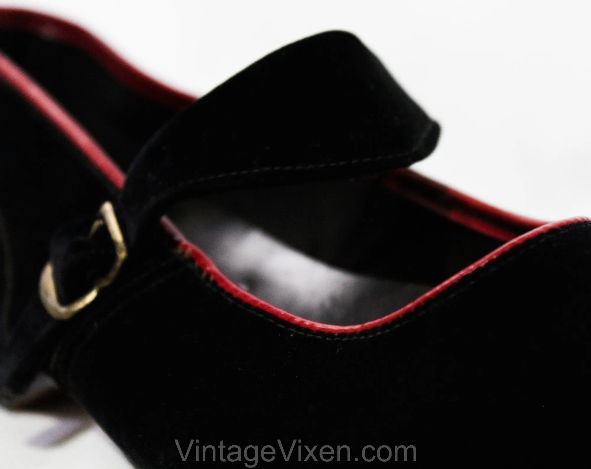 Size 4.5 1940s Black Mary Jane Shoes - Velvety with Red Piping & Buckle Strap - Bobby Soxer Swing Girl Low Heel - 40s 50s Deadstock - 4 1/2