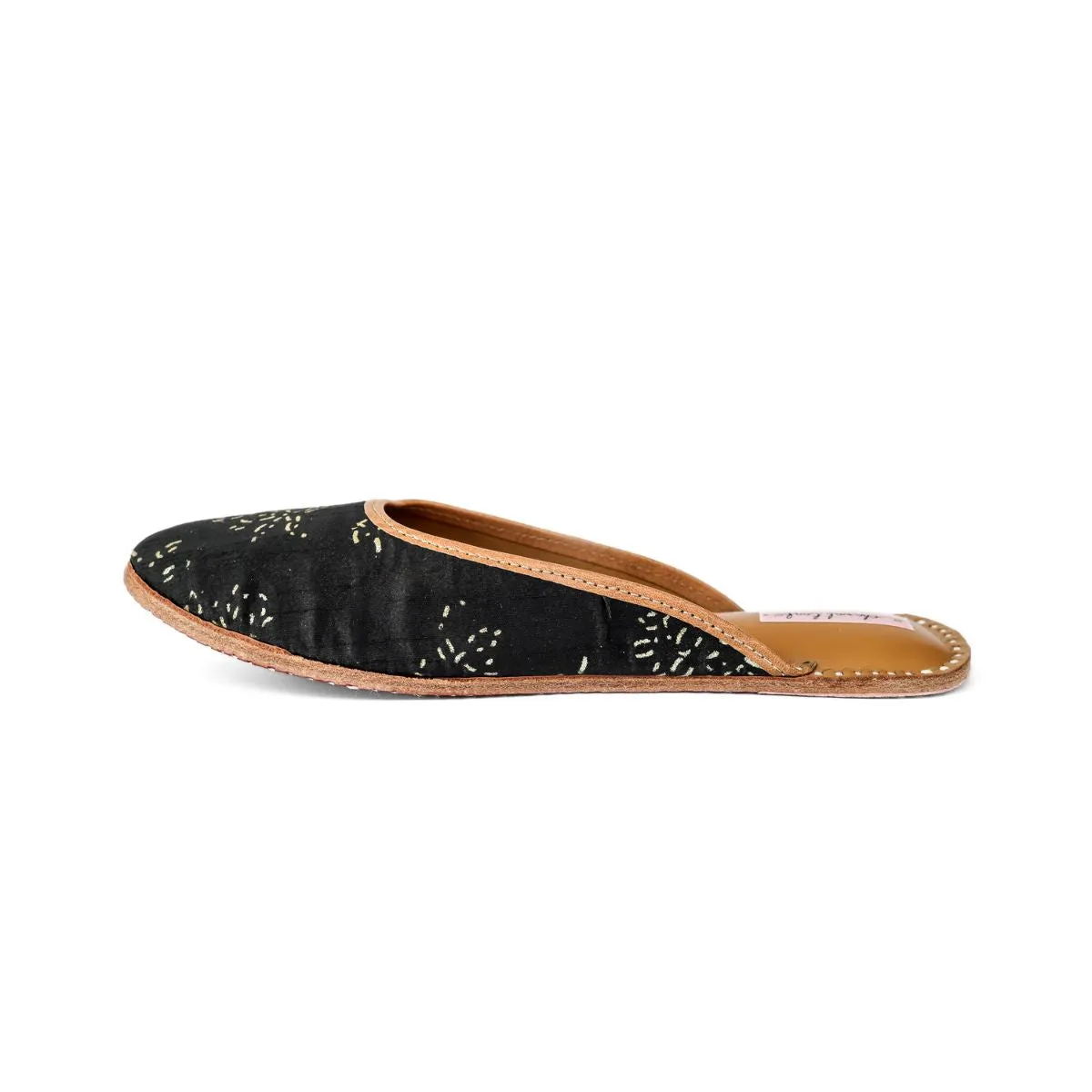 Women Black Silk Jutti | Hand-Crafted Rogan Print | Festive & Wedding Apt